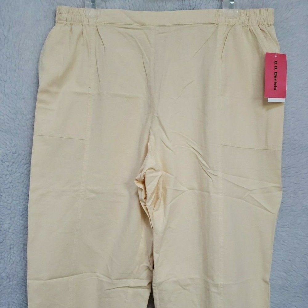 CD Daniels NWT Yellow Elastic Waist Capri Pants Size 3X
